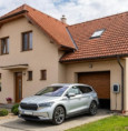 Začíná éra chytré energetiky. Nová pravidla dávají bateriím, fotovoltaikám i elektromobilům aktivní roli
